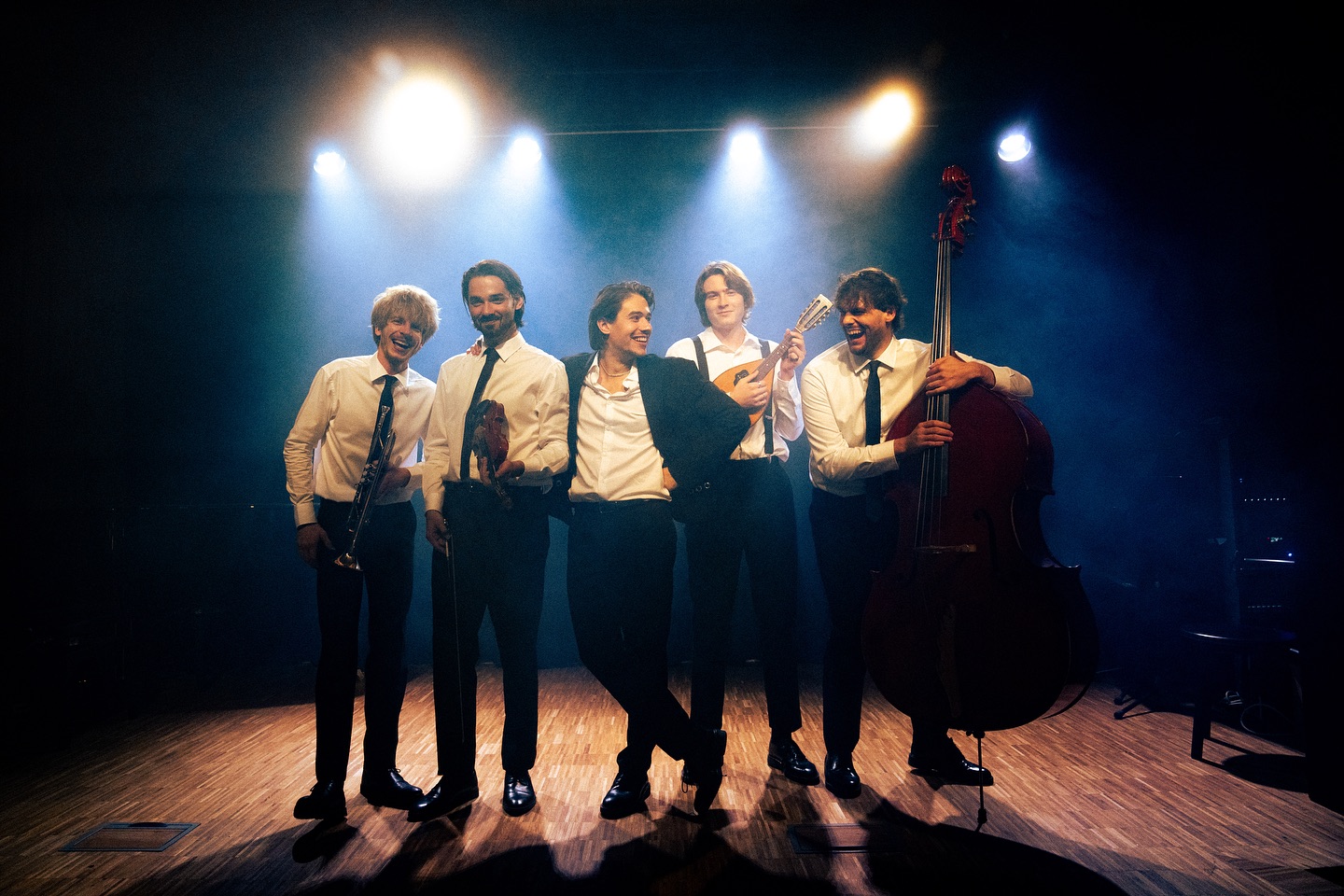 Tu je Stephanie banda Joker Out!