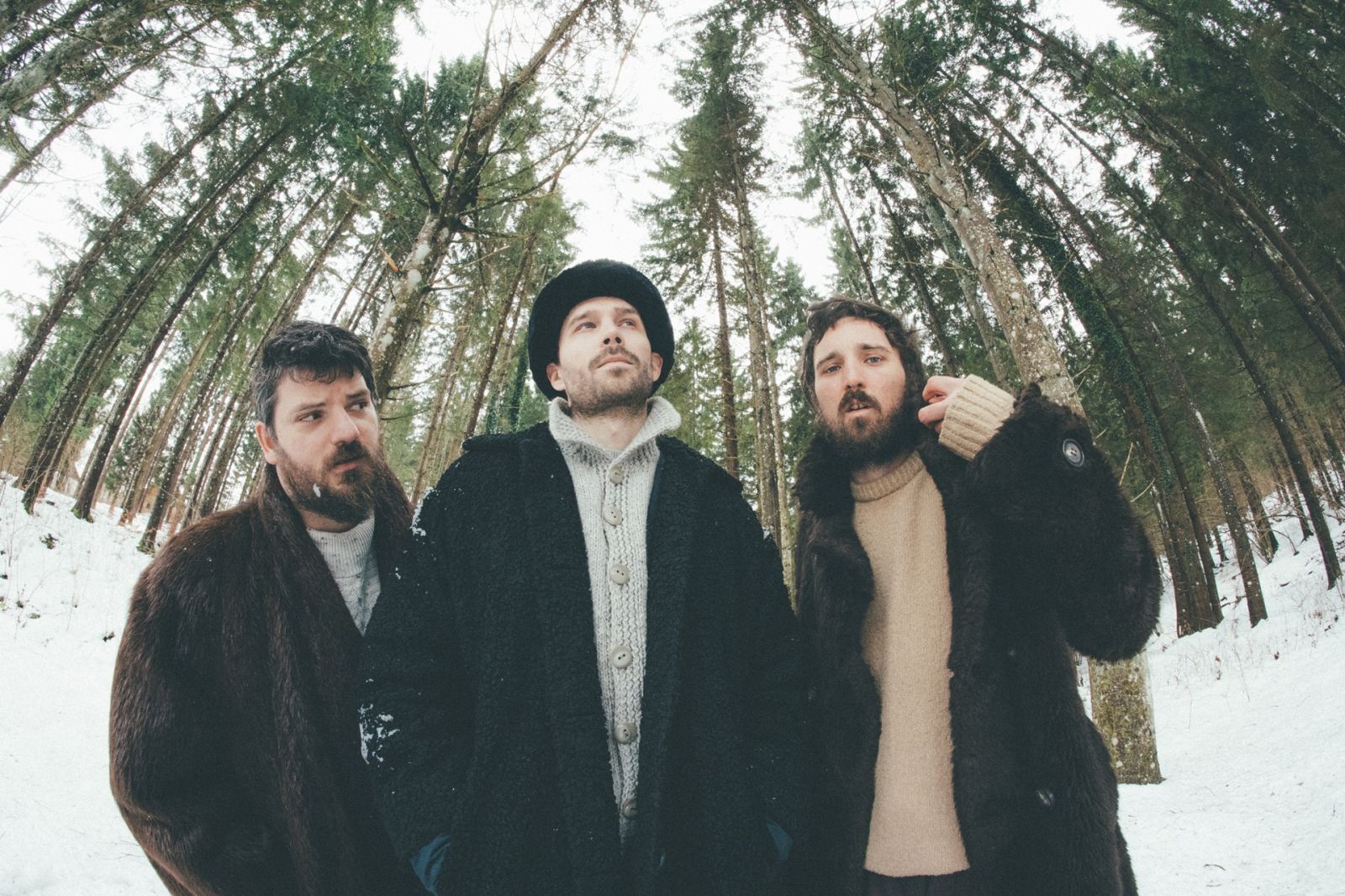 The young noise rock band Valtzer joins Seine on the Vintage Industrial Bar stage
